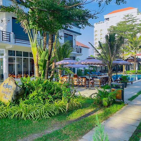 Sea Breeze Resort Sihanoukville Exterior photo
