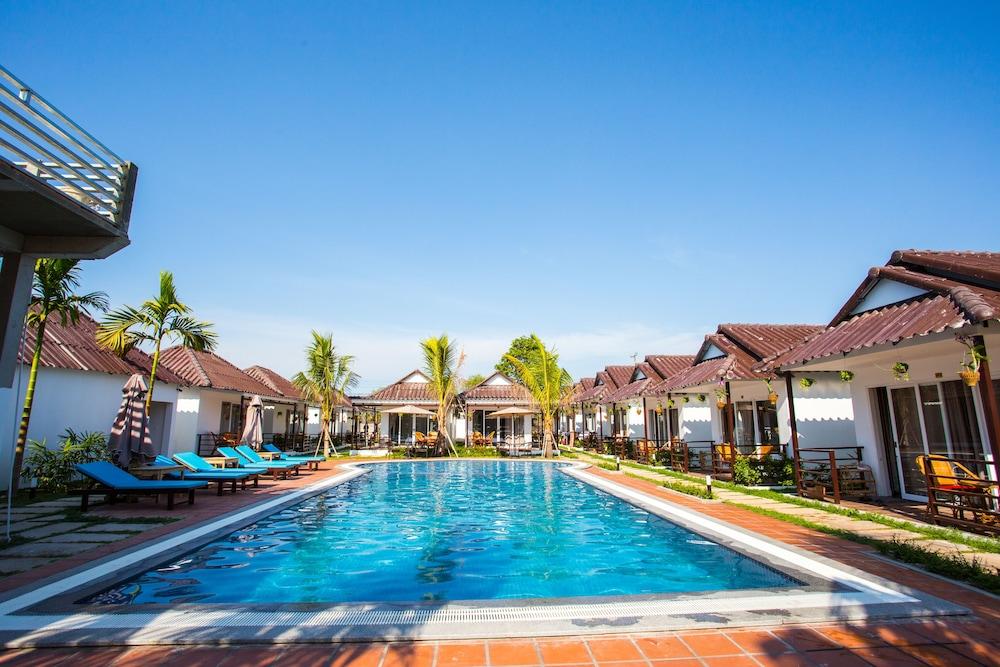 Sea Breeze Resort Sihanoukville Exterior photo
