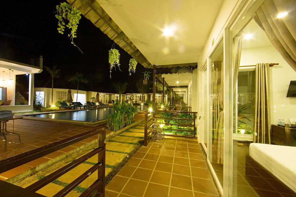 Sea Breeze Resort Sihanoukville Exterior photo