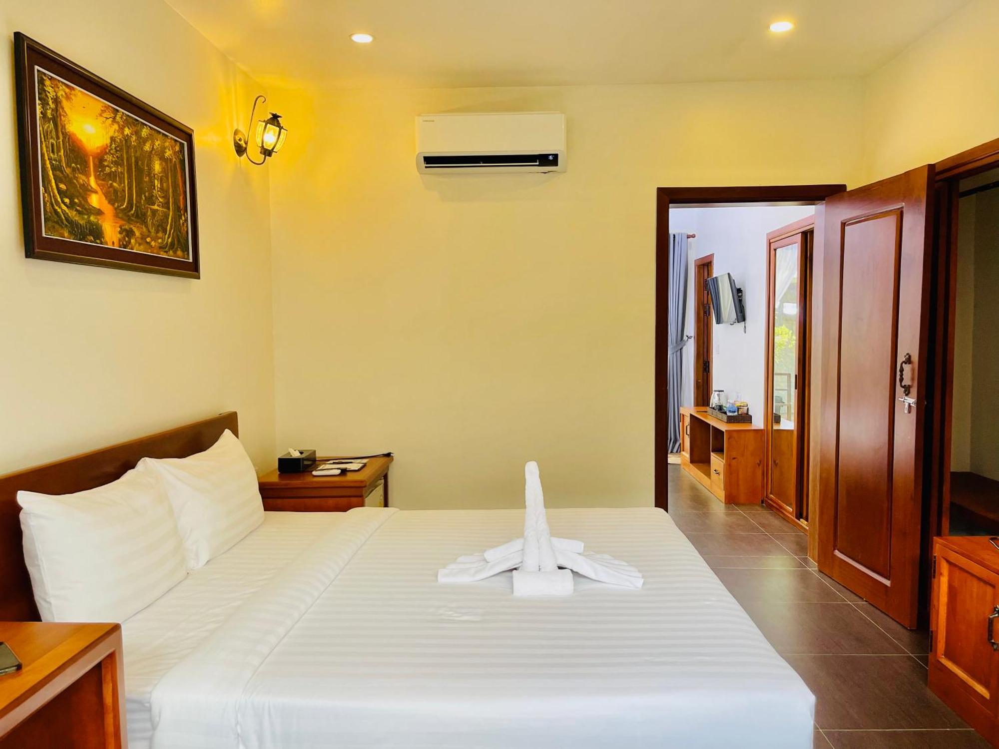 Sea Breeze Resort Sihanoukville Exterior photo