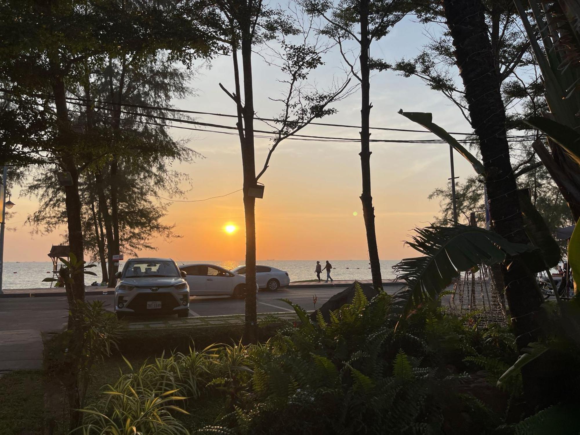 Sea Breeze Resort Sihanoukville Exterior photo