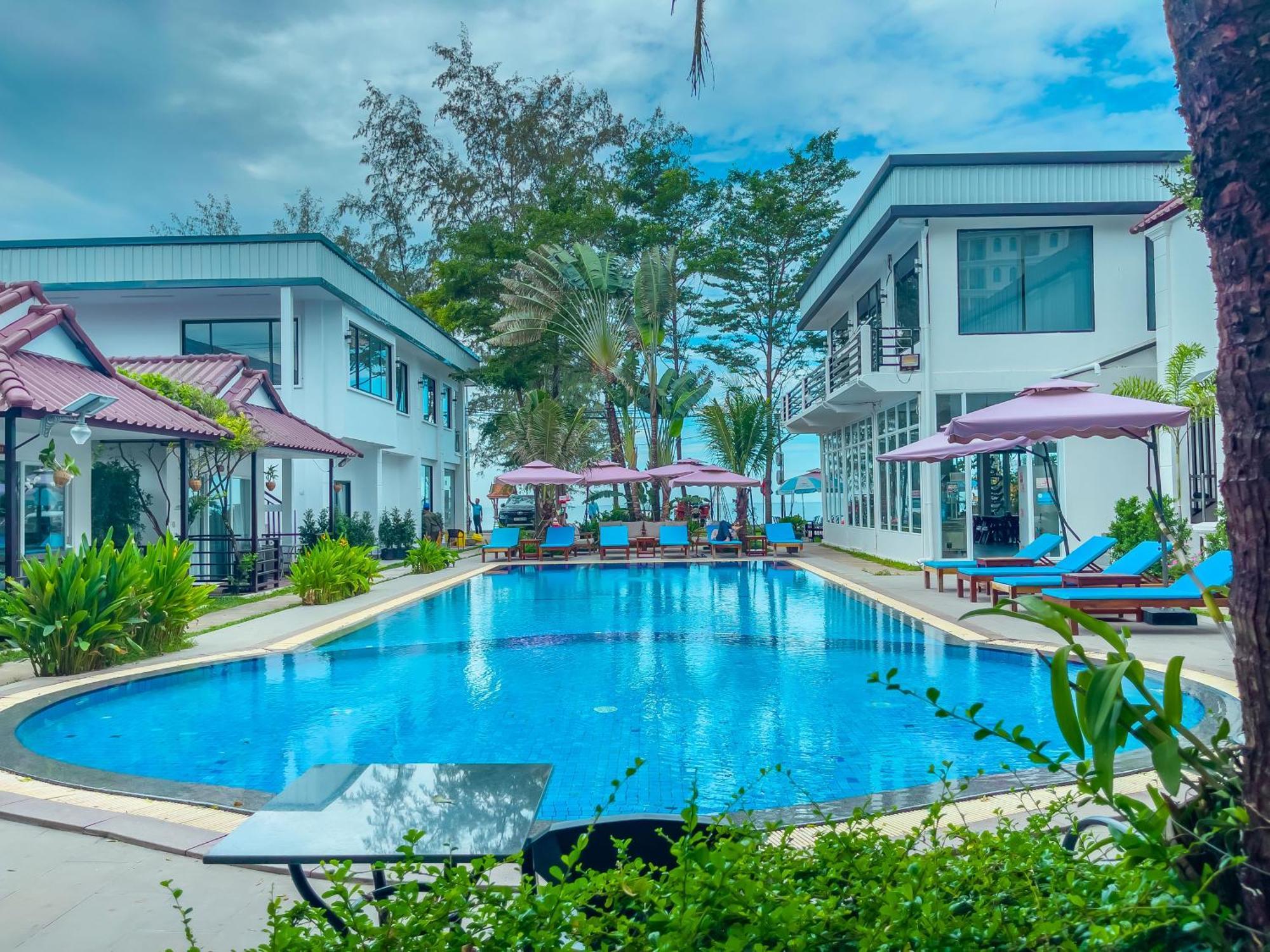 Sea Breeze Resort Sihanoukville Exterior photo