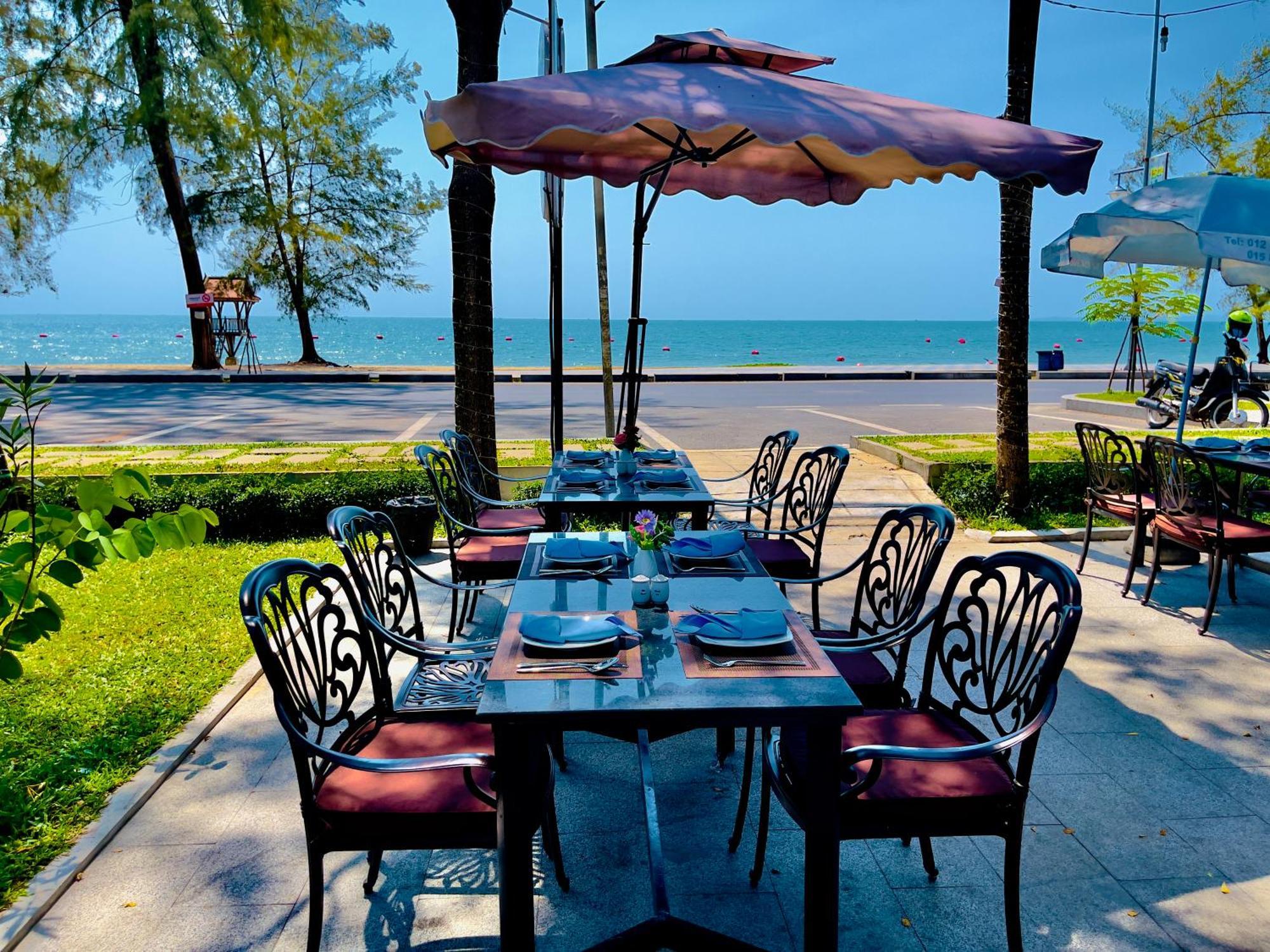 Sea Breeze Resort Sihanoukville Exterior photo
