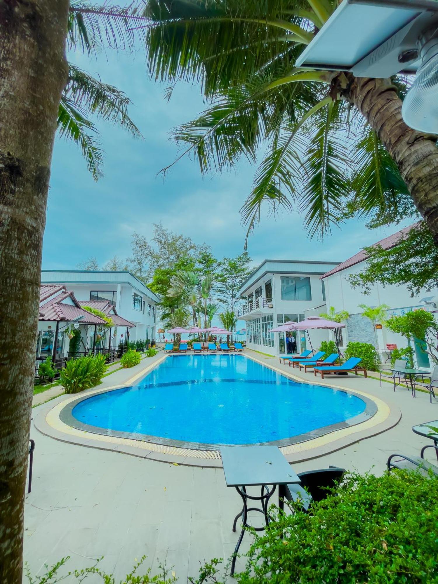 Sea Breeze Resort Sihanoukville Exterior photo