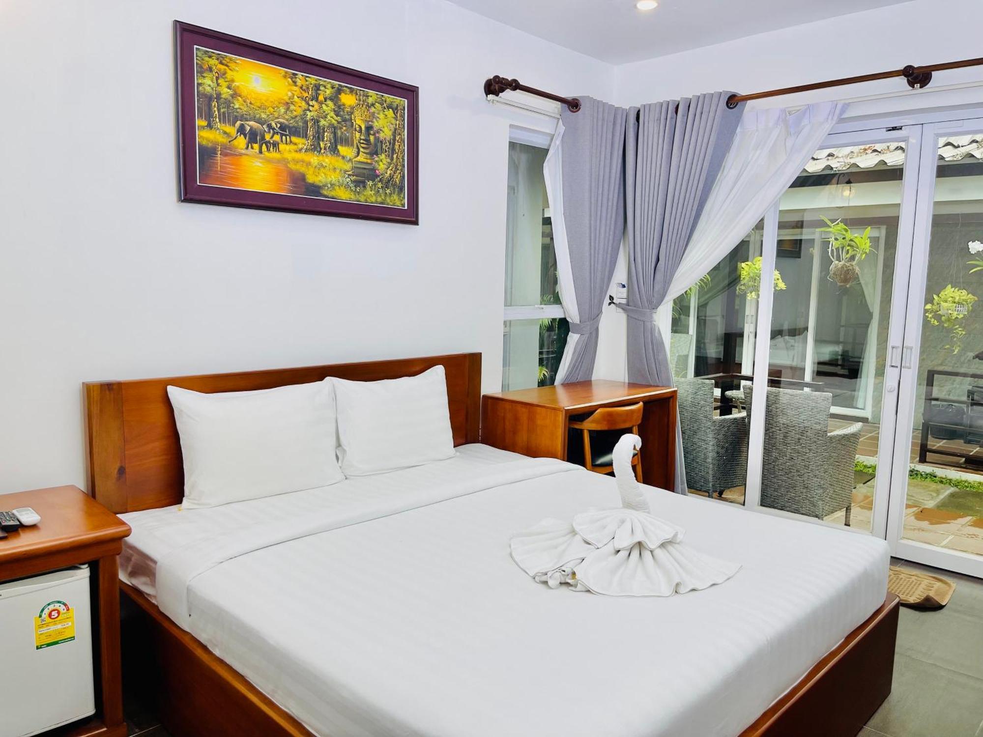 Sea Breeze Resort Sihanoukville Exterior photo